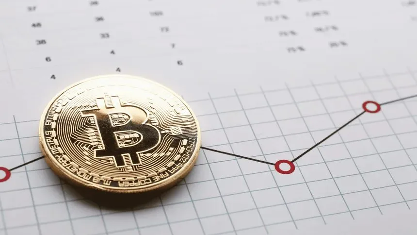 Long-term Wealth Creation: Financial Advisors' Role in Strategic Crypto Holding vs. Trading